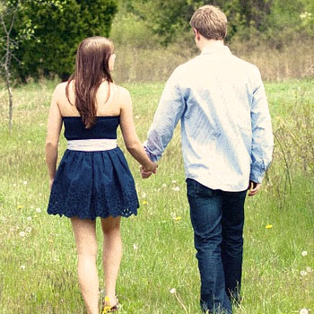 walking couple 3 Steps To Turn Friends With Benefits Into a Relationship