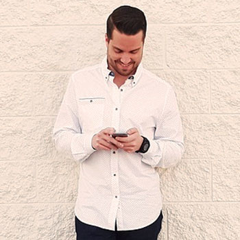 texting guy Why Do Men...? 3 Questions Answered About Men